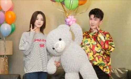 吃瓜娱乐背景图片